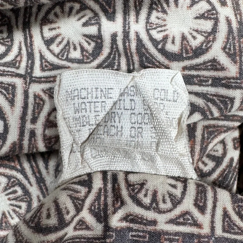 Tori Richard Shirt Mens Medium Brown Cotton Lawn Geometric Button Up Hawaiian - Picture 9 of 9